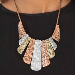 "Untamed" beautiful necklace/earring set. NEW!